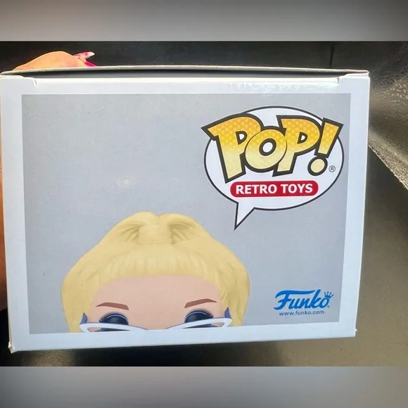 Funko Pop Retro Barbie 65th Anniversary Exclusive Release Collectible No.141 NIB - Picture 5 of 6